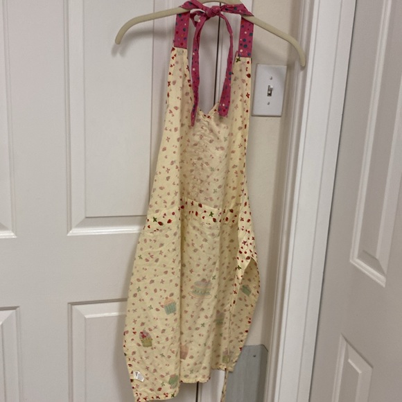 ' Cream and Pink Apron from world market - Picture 3 of 5